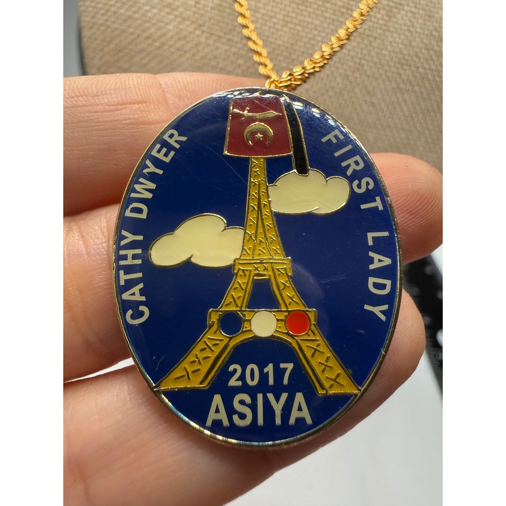 Asiya Shriners 2017 First Lady Cathy Dwyer Eiffel Tower Necklace Gold Tone